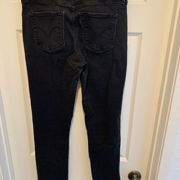 Levi’s mid rise skinny jeans - Picture 3 of 3